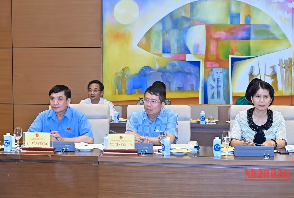 Các đại biểu, chuyên gia dự tọa đàm. (Ảnh: DUY LINH) Các đại biểu, chuyên gia dự tọa đàm. (Ảnh: DUY LINH)