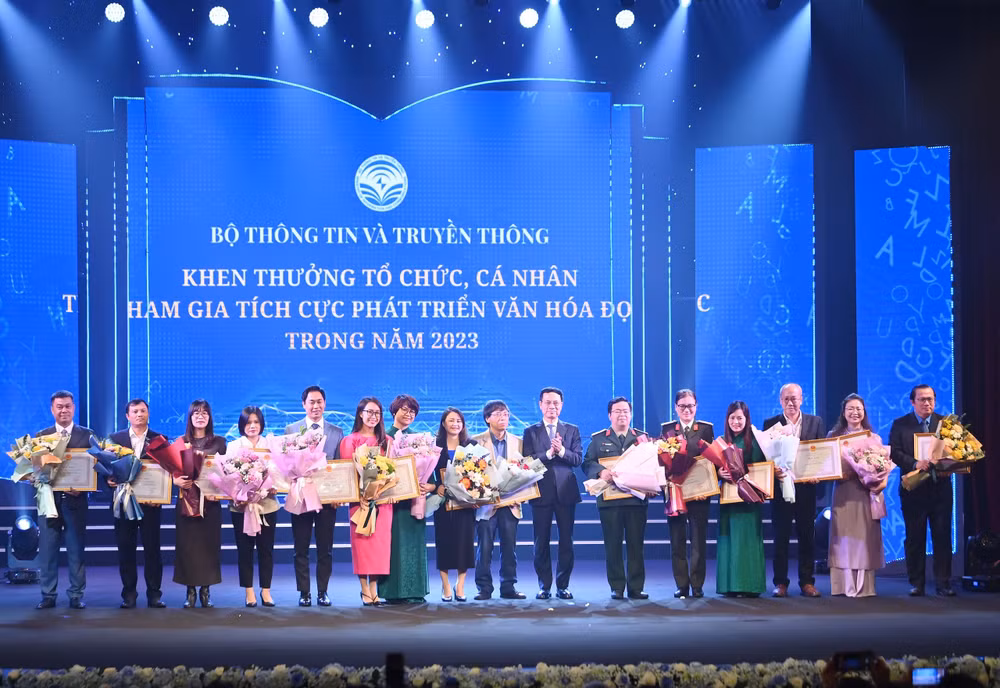 Các cơ quan báo chí tiêu biểu trong việc tích cực truyền thông về xuất bản và văn hóa đọc. Các cơ quan báo chí tiêu biểu trong việc tích cực truyền thông về xuất bản và văn hóa đọc.
