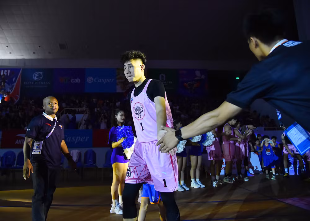 Các cầu thủ Hanoi Buffaloes bước vào trận đấu với mục tiêu giành chiến thắng thứ 7 liên tiếp trong mùa giải năm nay. Các cầu thủ Hanoi Buffaloes bước vào trận đấu với mục tiêu giành chiến thắng thứ 7 liên tiếp trong mùa giải năm nay.