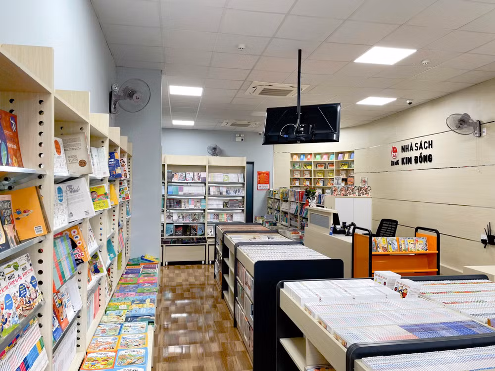 Nhà sách giới thiệu những ấn phẩm mới nhất của Kim Đồng.