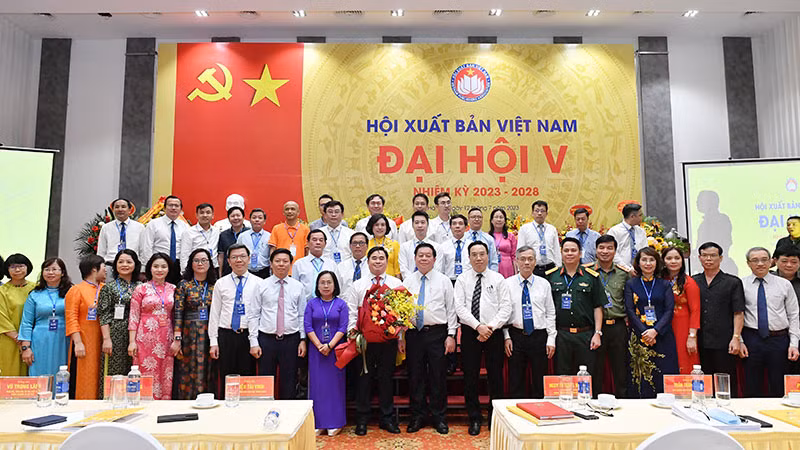 Ban Chấp hành nhiệm kỳ mới của Hội Xuất bản Việt Nam.