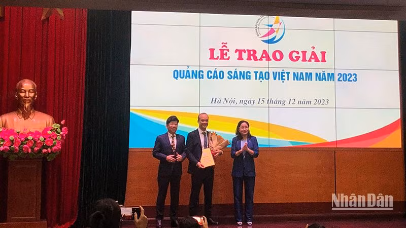 Tác giả được giải nhất.