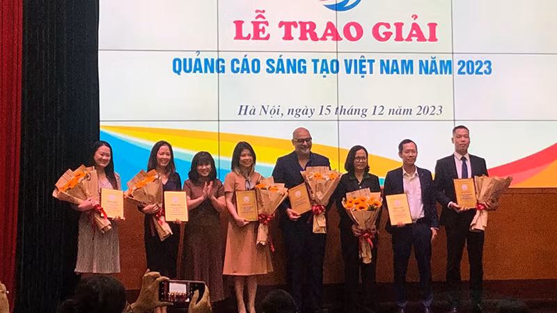 Các tác phẩm được giải nhì. Các tác phẩm được giải nhì.