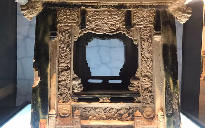 Những chi tiết chạm trổ cực kỳ tỉ mỉ.