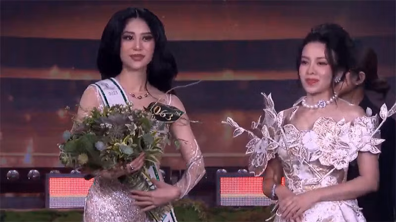 Thí sinh Đỗ Thị Lan Anh trong khoảnh khắc đăng quang.