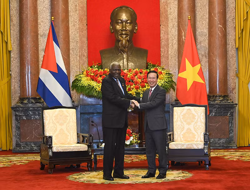Chủ tịch nước Võ Văn Thưởng và Chủ tịch Quốc hội Cuba Esteban Lazo Hernandez. Chủ tịch nước Võ Văn Thưởng và Chủ tịch Quốc hội Cuba Esteban Lazo Hernandez.