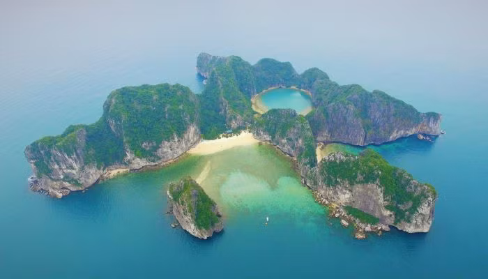 Đảo Mắt Rồng. (Ảnh: Travellhalong)