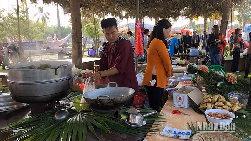 Trải nghiệm ẩm thực Bến Tre tại Làng.