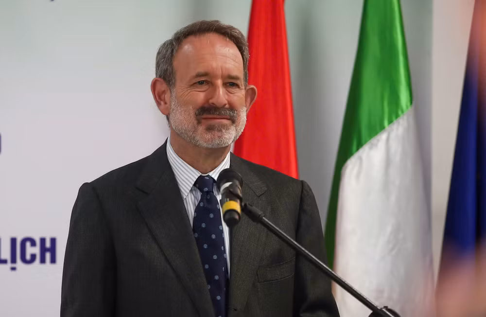 Đại sứ Marco Della Seta phát biểu tại buổi lễ.