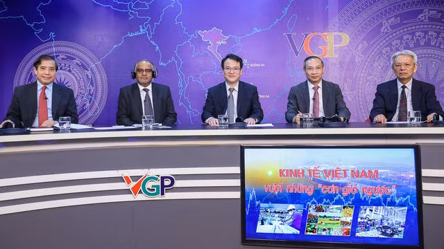 Kinh tế Việt Nam vượt những “cơn gió ngược”