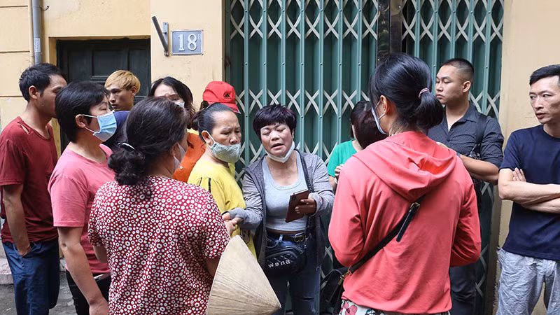 Tìm kiếm thông tin.
