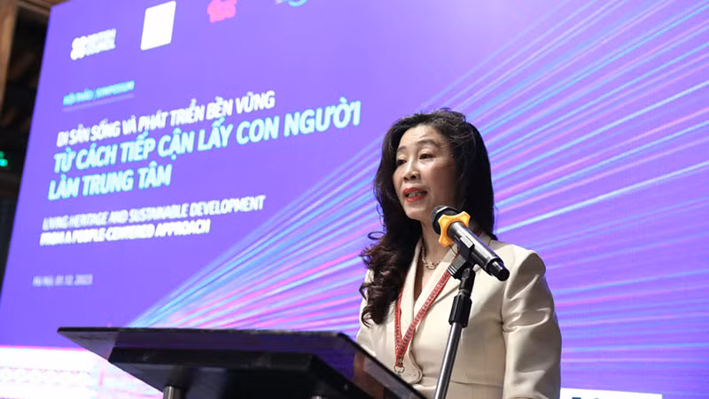 Cục trưởng Di sản Văn hóa Lê Thị Thu Hiền phát biểu tại hội thảo. Cục trưởng Di sản Văn hóa Lê Thị Thu Hiền phát biểu tại hội thảo.