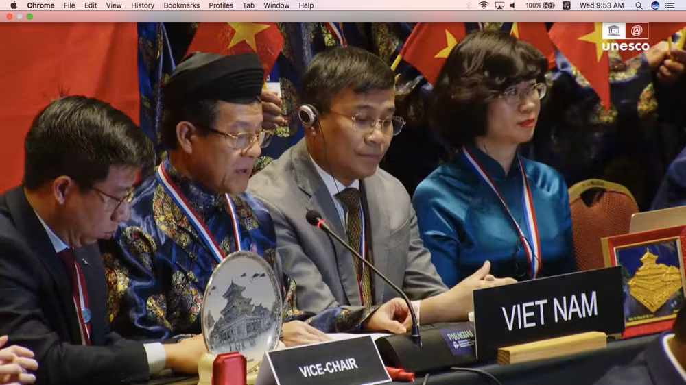 Thứ trưởng Thường trực Bộ Ngoại giao, Chủ tịch Ủy ban Quốc gia UNESCO Việt Nam Nguyễn Minh Vũ và Bí thư Tỉnh ủy tỉnh An Giang Lê Hồng Quang đã phát biểu đáp từ và cam kết bảo vệ di sản sau khi ghi danh. Thứ trưởng Thường trực Bộ Ngoại giao, Chủ tịch Ủy ban Quốc gia UNESCO Việt Nam Nguyễn Minh Vũ và Bí thư Tỉnh ủy tỉnh An Giang Lê Hồng Quang đã phát biểu đáp từ và cam kết bảo vệ di sản sau khi ghi danh.