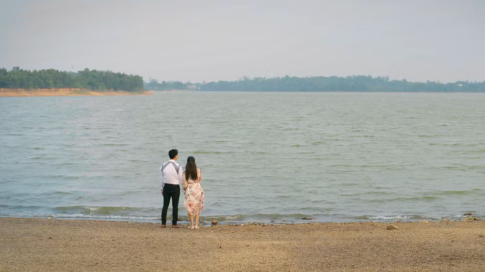 Cảnh trong phim “Cầu vồng ở phía chân trời”. (Ảnh: VFC)