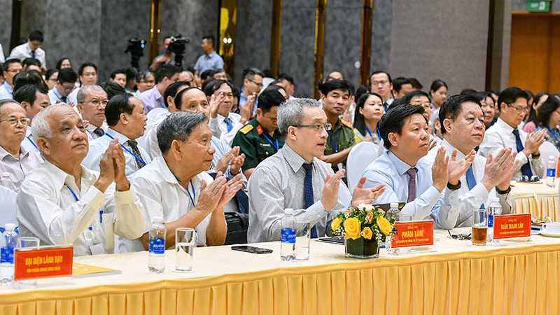 Các vị đại biểu dự Đại hội.