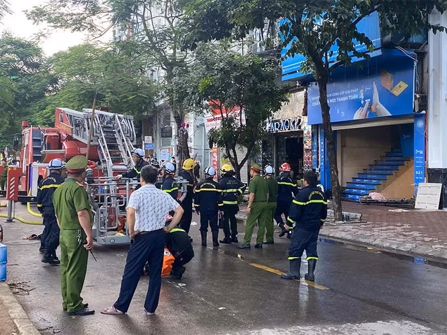 Nơi xảy ra cháy là quán karaoke đang sửa chữa.