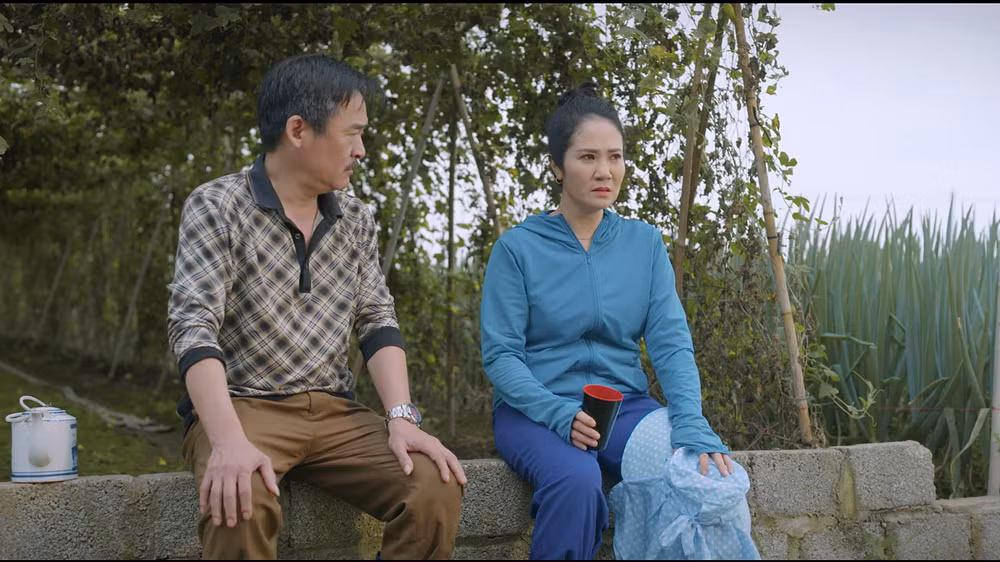 Nghệ sĩ Thanh Dương và Nghệ sĩ Ưu tú Nguyệt Hằng trong phim.