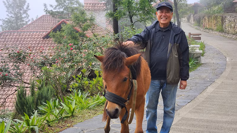 Đại sứ, nhà văn Nguyễn Chiến Thắng.
