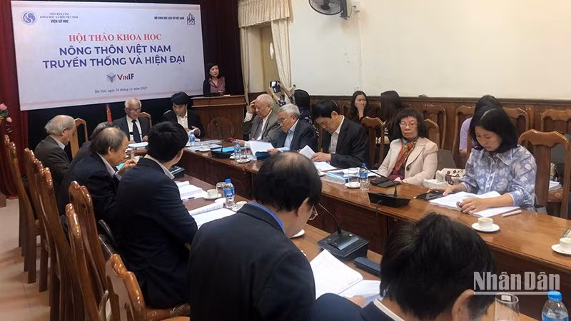Đông đảo các học giả, chuyên gia, nhà nghiên cứu tham dự hội thảo.
