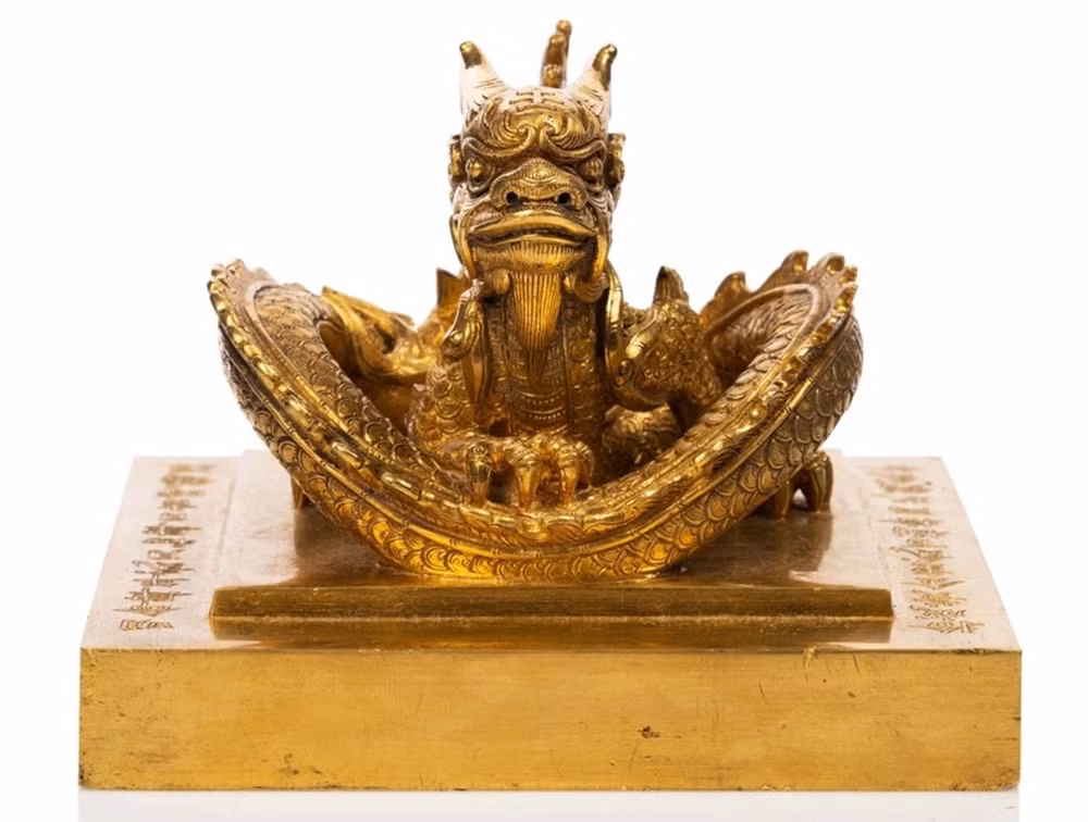 Ấn vàng Hoàng đế chi bảo