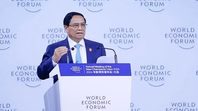 Thủ tướng Chính phủ Phạm Minh Chính phát biểu tại Phiên toàn thể Hội nghị WEF Đại Liên 2024.