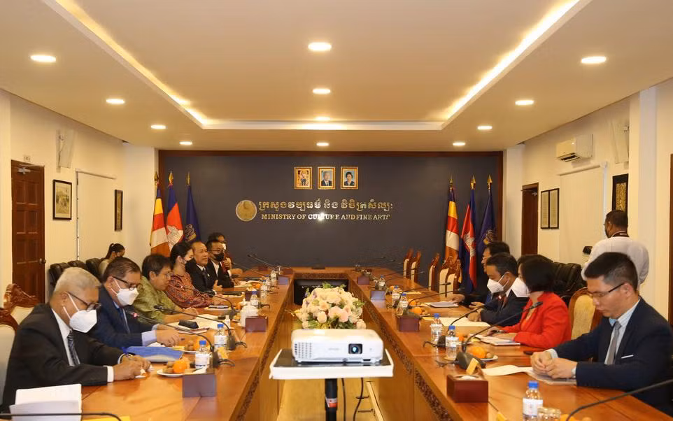 Hội đàm giữa đoàn Campuchia và Việt Nam.