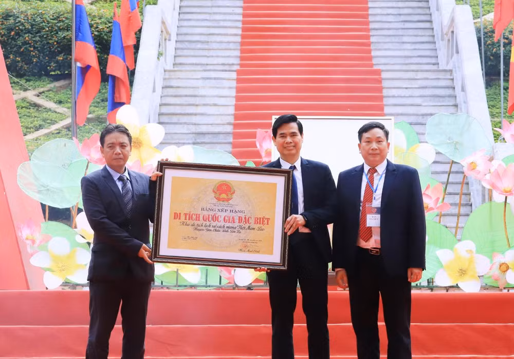 Tỉnh Sơn La đón nhận Bằng xếp hạng di tích quốc gia đặc biệt Khu di tích lịch sử cách mạng Việt Nam-Lào.