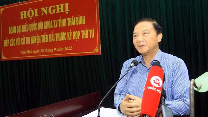 Phó Chủ tịch Quốc hội Nguyễn Khắc Định phát biểu tại buổi tiếp xúc với cử tri tỉnh Thái Bình.