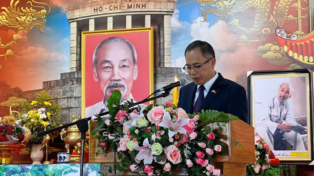 Đại sứ Phan Chí Thành phát biểu tại buổi lễ. Đại sứ Phan Chí Thành phát biểu tại buổi lễ.