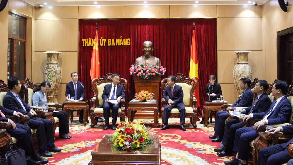 Quang cảnh buổi tiếp đoàn Bí thư Khu ủy Quảng Tây đến thăm và làm việc tại Đà Nẵng.