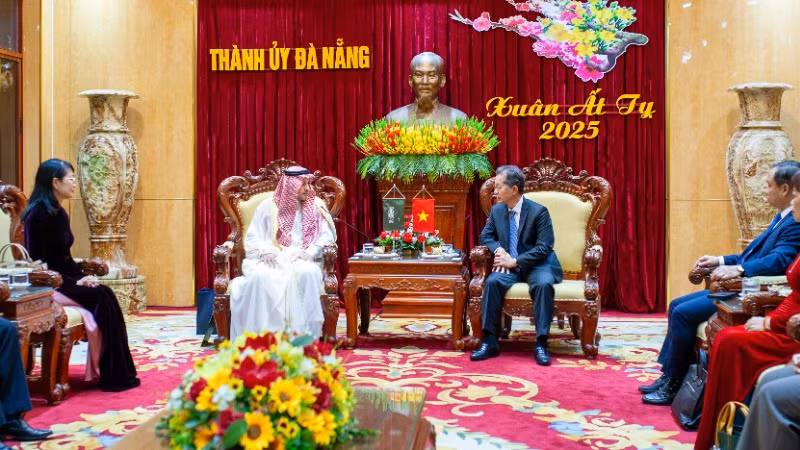 Buổi tiếp và làm việc với Đại sứ Saudi Arabia tại Việt Nam.