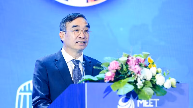 Đồng chí Lê Trung Chinh, Phó Bí thư Thành ủy, Chủ tịch Ủy ban nhân dân thành phố Đà Nẵng phát biểu.