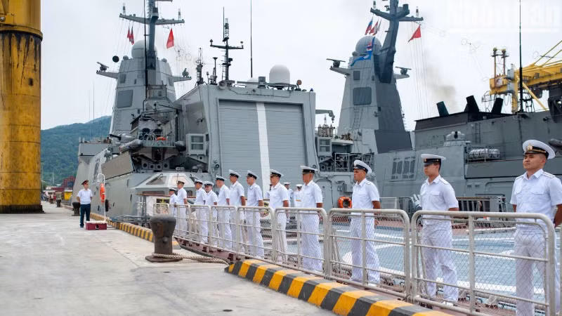 Thủy thủ Đội tàu thuộc Hạm đội Thái Bình Dương Hải quân Liên bang Nga.