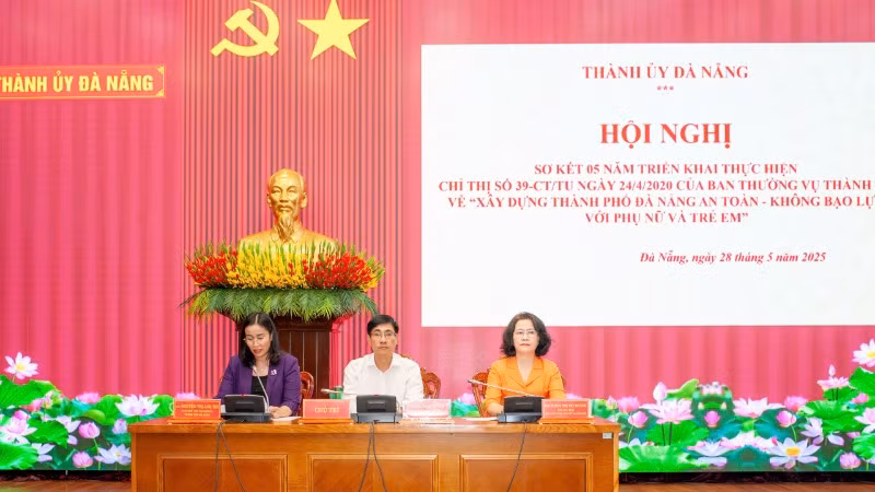 Hội nghị sơ kết 5 năm triển khai thực hiện Chỉ thị số 39-CT/TU của Ban Thường vụ Thành ủy Đà Nẵng về “Xây dựng thành phố Đà Nẵng an toàn-không bạo lực với phụ nữ và trẻ em”.