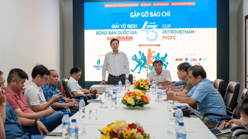 Quang cảnh buổi gặp gỡ các cơ quan báo chí về Giải vô địch bóng bàn quốc gia Báo Nhân Dân lần thứ 43.