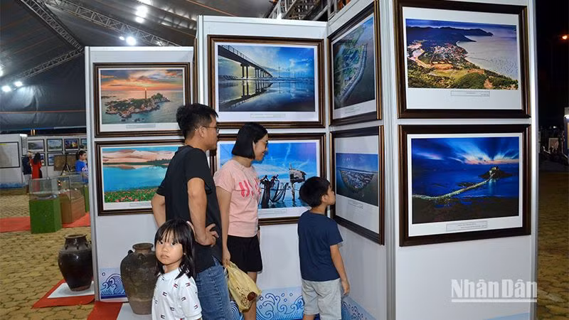 Ảnh nghệ thuật danh lam thắng cảnh vùng biển Bình Thuận. Ảnh nghệ thuật danh lam thắng cảnh vùng biển Bình Thuận.