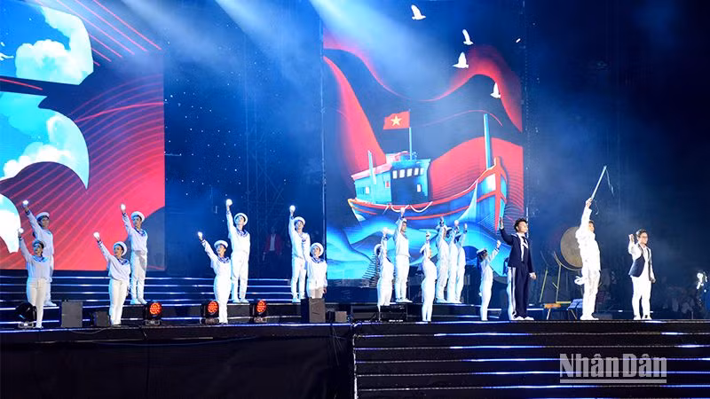 Múa hát biển đảo quê hương. Múa hát biển đảo quê hương.