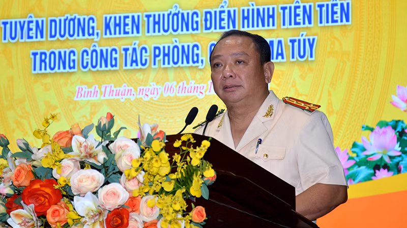 Đại tá Lê Quang Nhân, Giám đốc Công an tỉnh Bình Thuận phát biểu khai mạc Hội nghị tuyên dương.