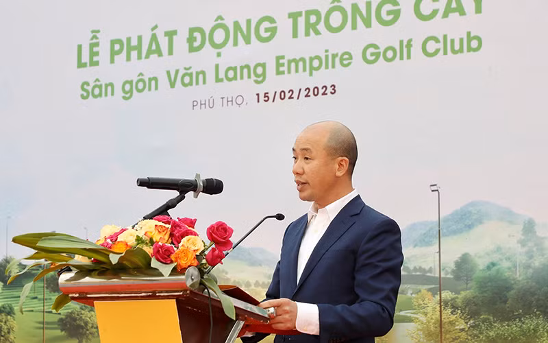 Ông Nhữ Văn Hoan, Tổng Giám đốc Vùng Trung du và miền núi phía bắc của T&T Group, kiêm Tổng Giám đốc Công ty T&T Golf phát biểu tại Lễ phát động. Ông Nhữ Văn Hoan, Tổng Giám đốc Vùng Trung du và miền núi phía bắc của T&T Group, kiêm Tổng Giám đốc Công ty T&T Golf phát biểu tại Lễ phát động.