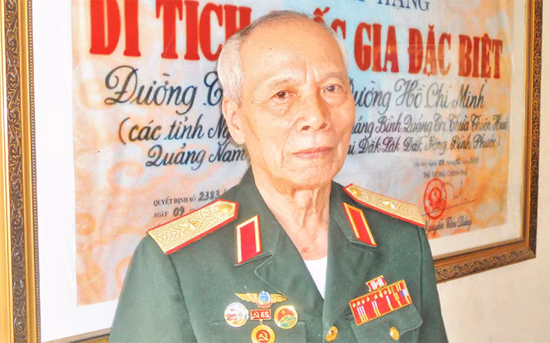 Thiếu tướng Phan Khắc Hy-nguyên Phó Tư lệnh Ðoàn 559 (Bộ đội Trường Sơn). 