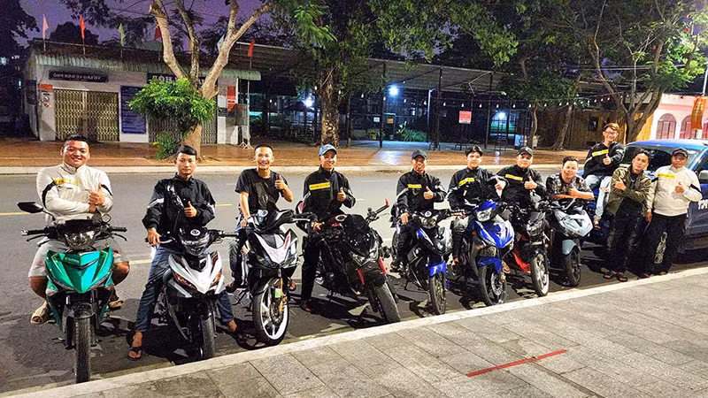 Các thành viên của đội cứu nạn. Các thành viên của đội cứu nạn.