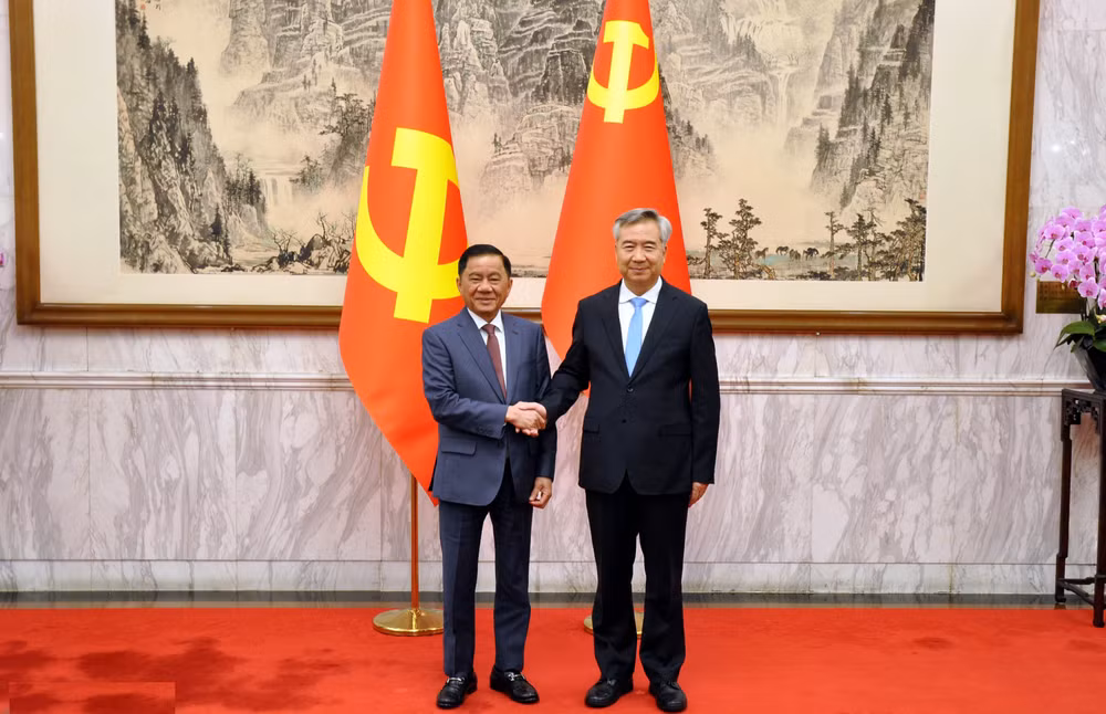 Đồng chí Trần Cẩm Tú và đồng chí Lý Hy.