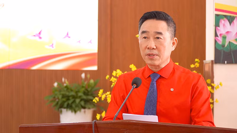 Phó Chủ tịch, Tổng Thư ký, phụ trách điều hành hoạt động của Hội Chữ thập đỏ Việt Nam Nguyễn Hải Anh phát biểu tại buổi lễ. (Ảnh: HỮU NGHĨA) Phó Chủ tịch, Tổng Thư ký, phụ trách điều hành hoạt động của Hội Chữ thập đỏ Việt Nam Nguyễn Hải Anh phát biểu tại buổi lễ. (Ảnh: HỮU NGHĨA)