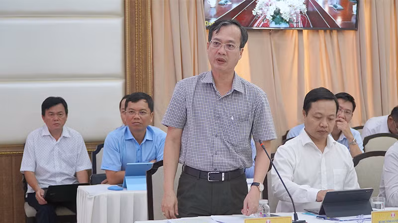Quyền Chủ tịch Ủy ban nhân dân tỉnh Đồng Tháp Trần Trí Quang phát biểu tại buổi làm việc. (Ảnh: HỮU NGHĨA) Quyền Chủ tịch Ủy ban nhân dân tỉnh Đồng Tháp Trần Trí Quang phát biểu tại buổi làm việc. (Ảnh: HỮU NGHĨA)