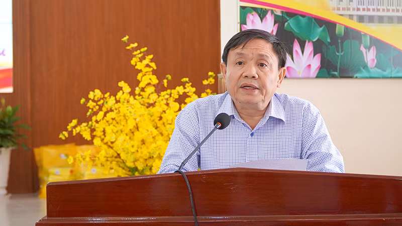 Phó Bí thư Thường trực Tỉnh ủy Đồng Tháp Phan Văn Thắng phát biểu tại buổi lễ. (Ảnh: HỮU NGHĨA) Phó Bí thư Thường trực Tỉnh ủy Đồng Tháp Phan Văn Thắng phát biểu tại buổi lễ. (Ảnh: HỮU NGHĨA)