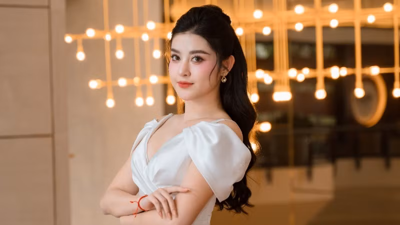 Á hậu Việt Nam Nguyễn Trần Huyền My