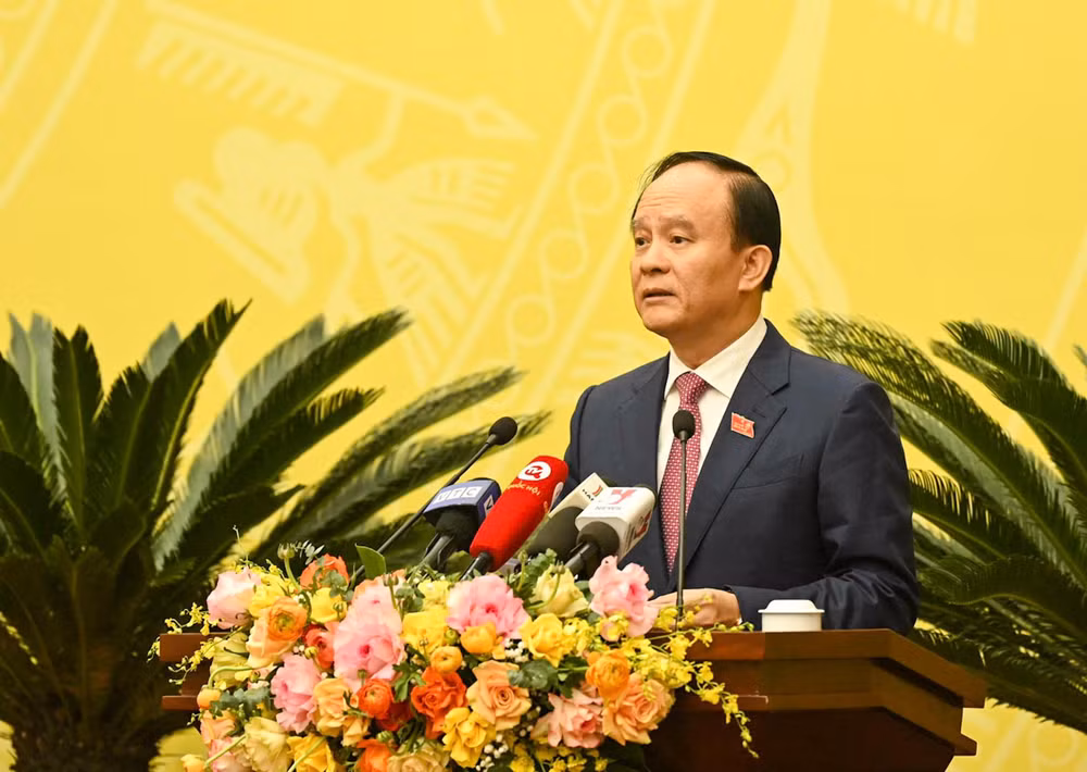 Chủ tịch Hội đồng nhân dân thành phố Hà Nội Nguyễn Ngọc Tuấn phát biểu.