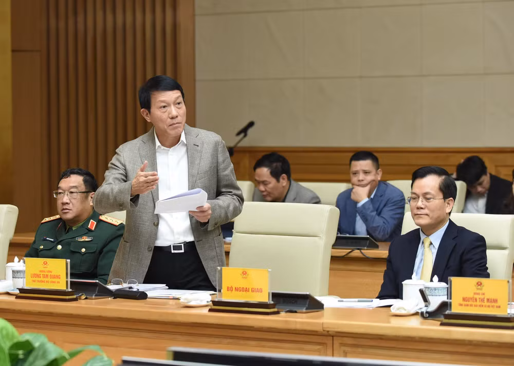 Thứ trưởng Công an Lương Tam Quang phát biểu. Thứ trưởng Công an Lương Tam Quang phát biểu.