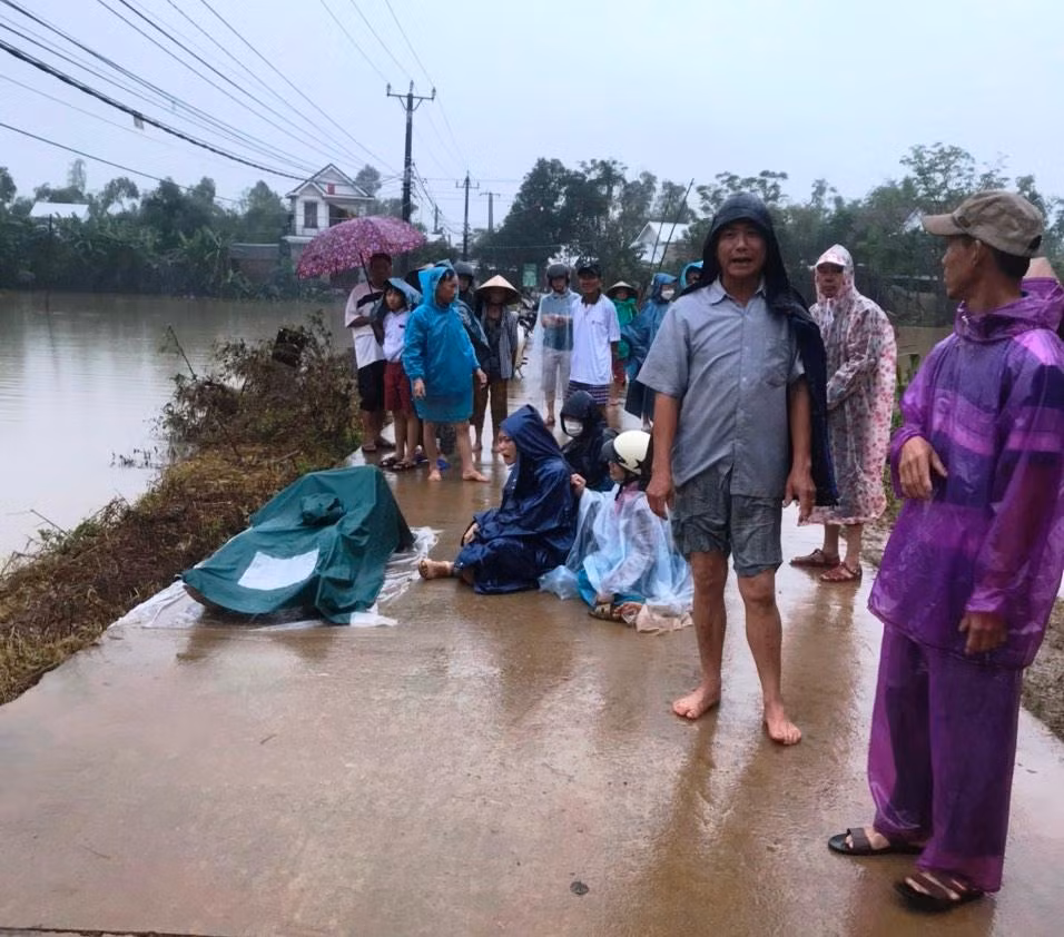Thi thể Bí thư Đảng ủy xã Xuân Lộc (huyện Phú Lộc) đã tìm thấy vào sáng 3/12.