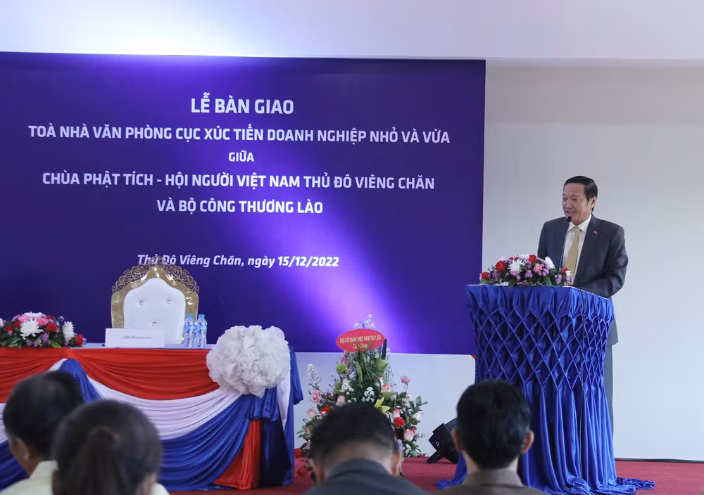 Đại sứ Nguyễn Bá Hùng phát biểu tại buổi lễ.